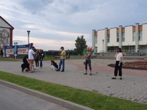 "Аказалася, такое ў Беларусі магчыма". Жыхароў Слоніма будуць судзіць за выхад у горад