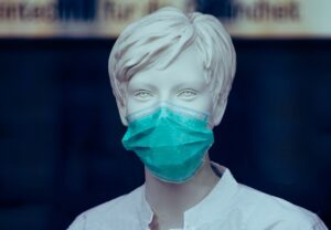 У Беларусі працягнулі дзяржрэгуляванне коштаў на маскі і антысептыкі да пачатку кастрычніка