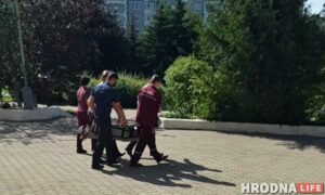 Назіральніка вынеслі з участка на насілках: яму стала дрэнна пасля гутаркі са старшынёй камісіі