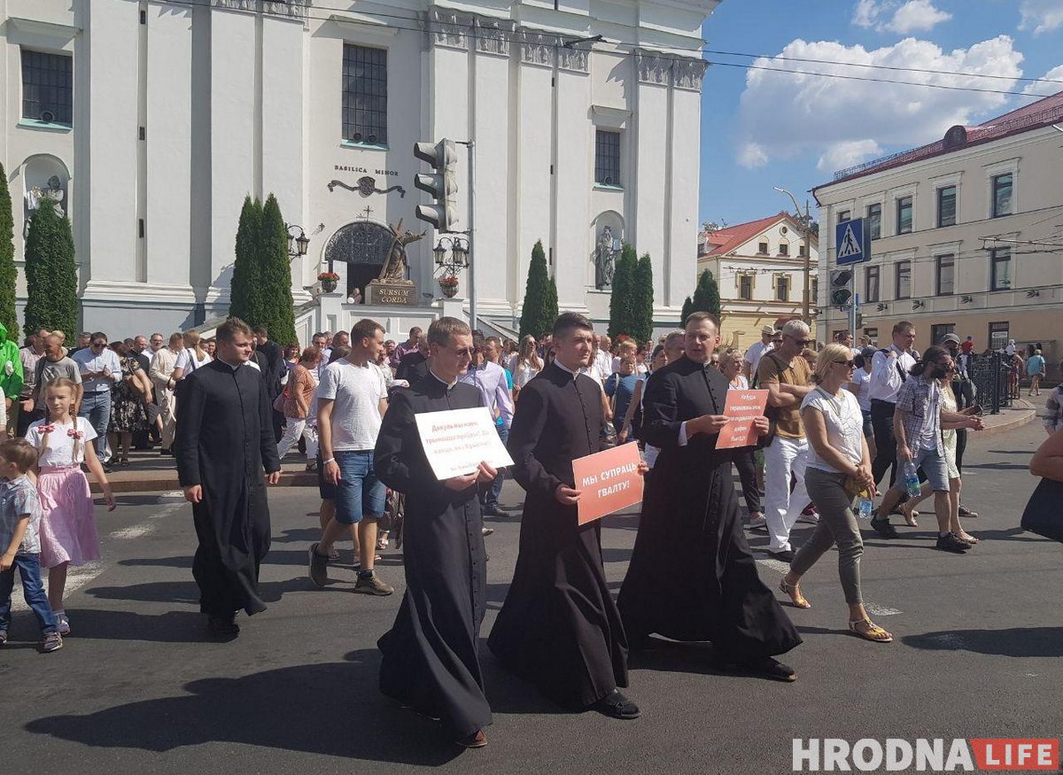 Верующие Гродно объединились в общем шествии против насилия