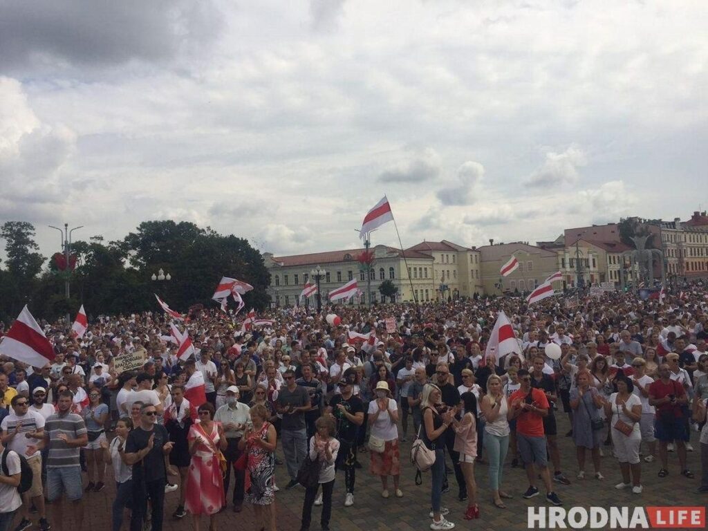 МУС налічыў на акцыі ў Гродне 3 000 чалавек, журналісты - 10 000