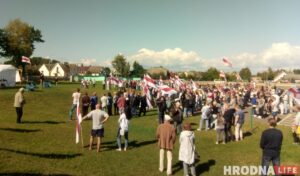 На мітынг даверанай асобы Ціханоўскай у Навагрудку прыйшло 800 чалавек На мітынг даверанай асобы Ціханоўскай у Навагрудку прыйшло 800 чалавек