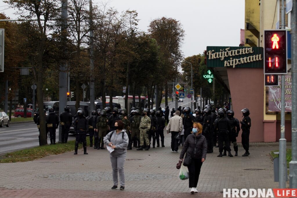 У Гродне ў нядзелю затрымалі 73 чалавекі. Заведзена дзве крымінальныя справы за гвалт да супрацоўнікаў АУС
