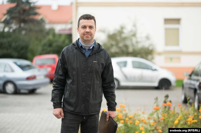 В Гродно уволили работника МЧС, который хотел узнать результаты выборов, а попал в изолятор. Мужчина подал в суд