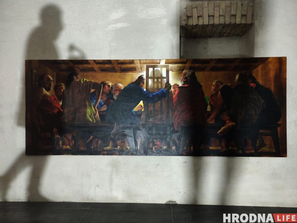 Сяргей Грыневіч адкрыў выставу пра ўнутраную эміграцыю з “неліквіднымі” карцінамі Сяргей Грыневіч 8 рэгіён