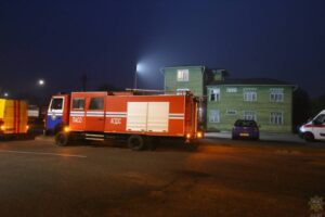 Падчас пажару ў драўляным доме ў Гродне загінула гродзенка (відэа відавочцаў)