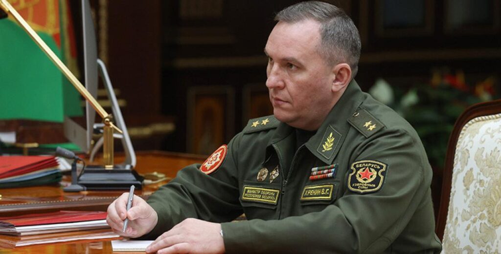 Міністр абароны: у 2021-м у Беларусі з'явіцца цэнтр, дзе будзем займацца моладзю Міністр абароны: у 2021-м у Беларусі з'явіцца цэнтр, дзе будзем займацца моладзю