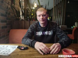 Сотрудника “Гродножилстрой” уволили во время протестов. Он попытался восстановиться на работе через суд