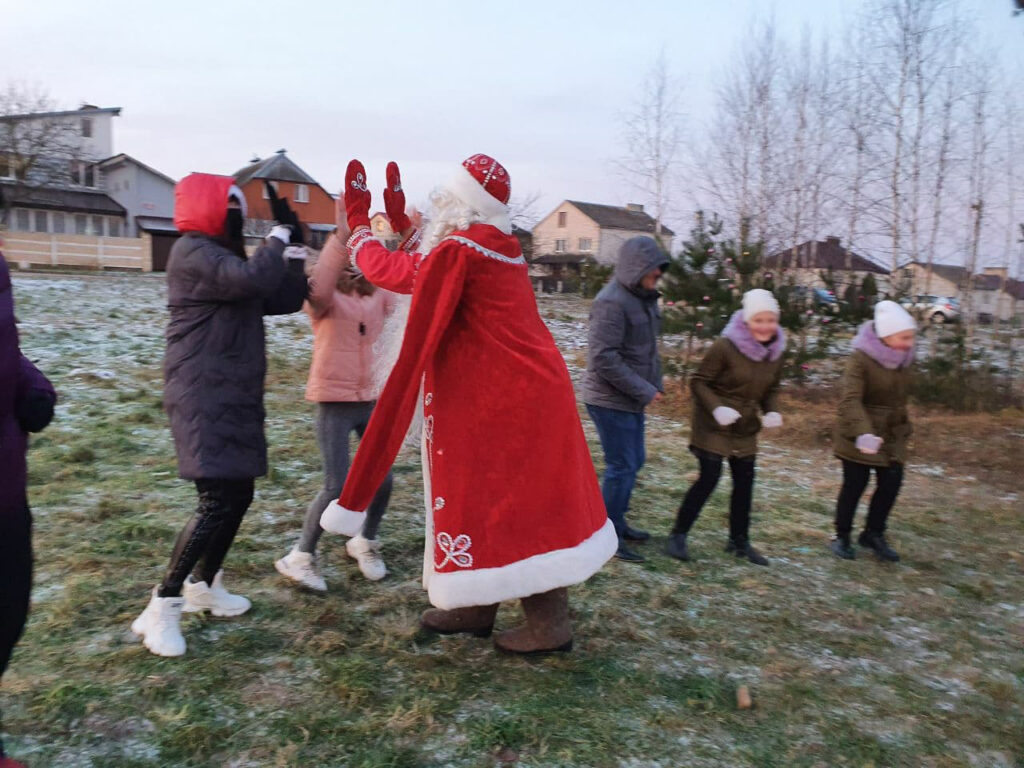 "Нас абкружылі са ўсіх бакоў". У Гродне міліцыя шукала пратэстоўцаў на дзіцячым навагоднім свяце