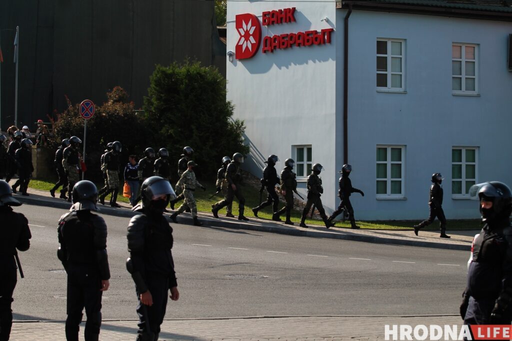 Лукашэнка: скаргі на дзеянні сілавікоў падчас пратэстаў разгледзяць да лета