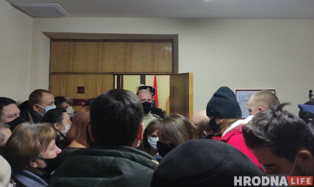 Жанчыны, якая чаплялася да Ціханоўскага, няма ў спісе сведак. Працягваецца працэс па справе затрыманых на пікеце ў Гродне