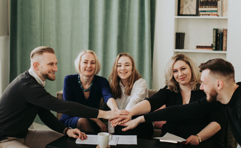 Перайначыць лёс дапамогуць "Ніткі сяброўства". У Гродне рыхтуюць патранатных выхавальнікаў для падлеткаў з дзіцячага дома Нити дружбы, патронатные воспитатели