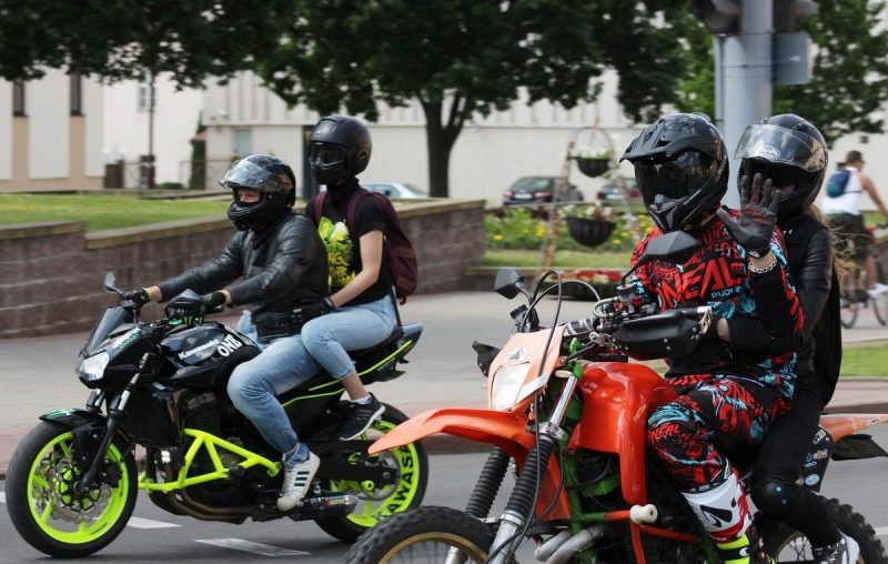 Мотоциклистам запретят ездить по ночному центру Гродно. Пока в качестве эксперимента