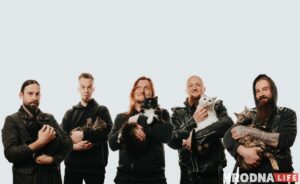 Rammstein і коцікі. Два браты, два айцішнікі і чыгуначнік адыграюць у Гродне трыб'ют улюбёнага гурта Музыканты из Гродно повторили не только песни Rammstein, но и их известное фото