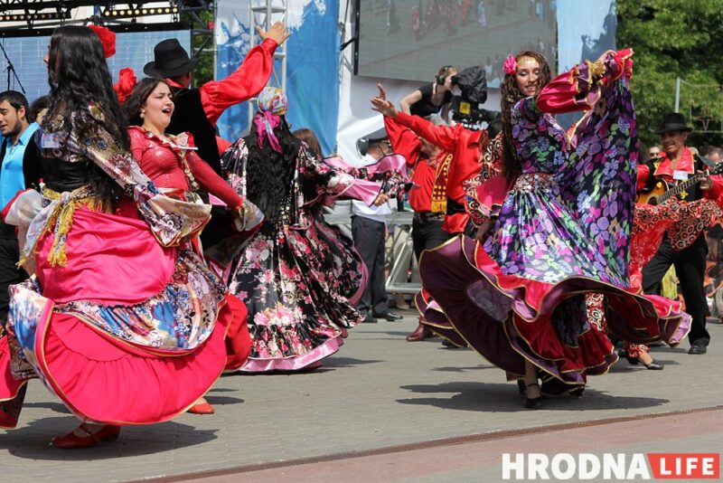 Фестивалю национальных культур исполнилось 25 лет. Как он изменился за эти годы