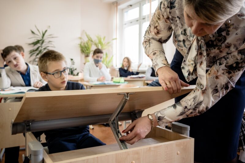 «Мама, разбуди меня в 7 утра, чтобы я успел повторить или решить пример». В гродненской школе дети с инвалидностью с радостью идут на занятия