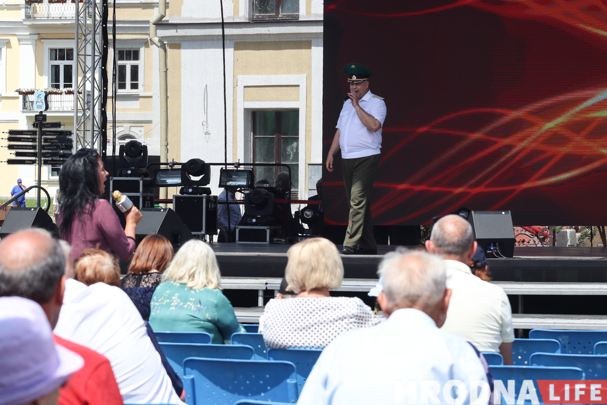 Концерт на Ленина и медведь в парке. Как прошел День Независимости в Гродно