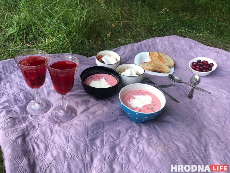 Летні пікнік: халаднік з каўбасой, грэнкі і вішнёвы кампот. Збіраемся на прыроду за паўгадзіны