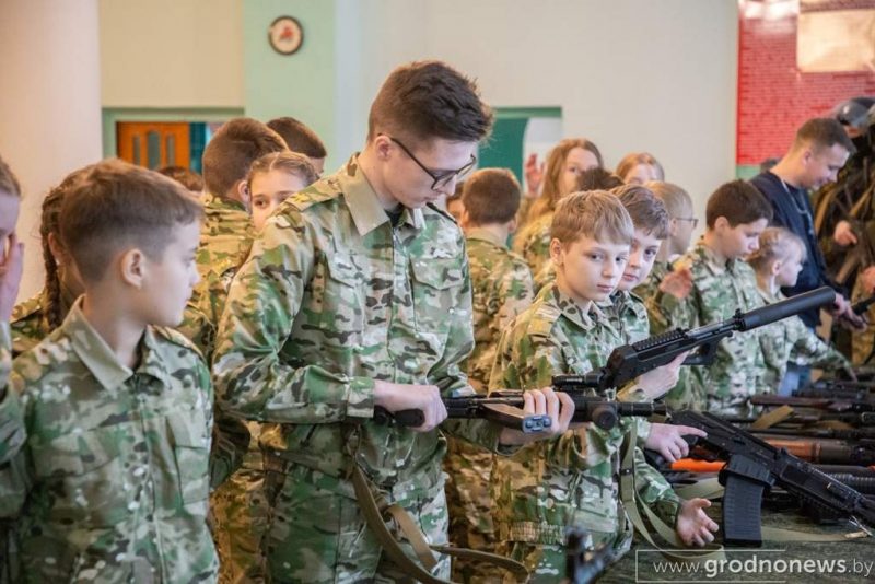 В 2020-м разгоняли протесты, а теперь будут учить детей: в Гродно создали военно-патриотический клуб