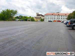 ДАІ: у цэнтры Гродна з'явіцца яшчэ адна платная паркоўка, у дварах - шлагбаўмы