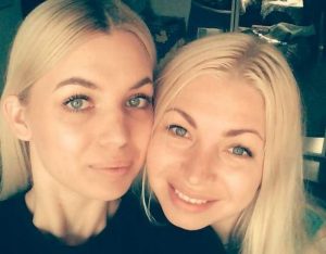 Без абцасаў з Лесяй і Ланай Руднікамі. Леся расказала аб сваёй працы, а Лана - як расла дзяўчынка, што сёлета стала "Еўрапейцам году" Без абцасаў з Лесяй і Ланай Руднікамі. Леся расказала аб сваёй працы, а Лана - як расла дзяўчынка, што сёлета стала "Еўрапейцам году"