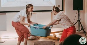 "Самыя неабароненыя зараз дзеці". Дзве акторкі з Гродна паставілі ў Польшчы казку для беларускіх і ўкраінскіх дзяцей "Самыя неабароненыя зараз дзеці". Дзве акторкі з Гродна паставілі ў Польшчы казку для беларускіх і ўкраінскіх дзяцей