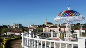 Расія здымае ўсе каранавірусныя абмежаванні на перасячэнне мяжы з Беларуссю Ратонда на назіральнай пляцоўцы на вуліцы Дарвіна. Фота: belarus.by