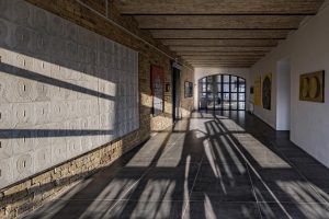 Мастака Алеся Пушкіна затрымалі на працоўным месцы Скончылі выставачную залу на Гараднічанскай у Гродне