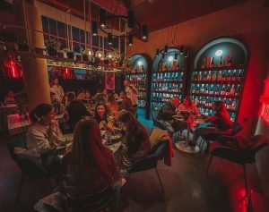 У Гродна прыйшла Cosa Nostra? Гэта не мафія, а рэстарацыя італьянскай кухні Вінны бар "Чырвоным па белым" ("Кей Бі"). Фота: instagram.com/kb.winery