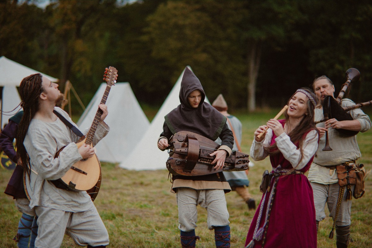 Группа "Літы талер" на одном из средневековых фестивалей. Фото из архива группы