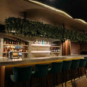 У цэнтры Гродна адкрыўся новы караоке-клуб – з ежай і кальянамі Містэрыя Гродна