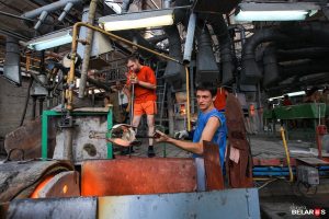 Чацвярых затрыманых "азотаўцаў" вызвалілі. Аб "шпіёнах на прадпрыемствах" выказаўся Лукашэнка Шклозавод "Нёман".