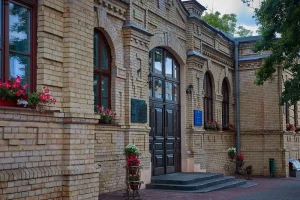 Крымінальную справу супраць супрацоўнікаў “Маёнтак Падароск” спынілі. Але маёмасць забралі Канцэртная зала Цэнтра культуры Гродна. Фота: ckg.by