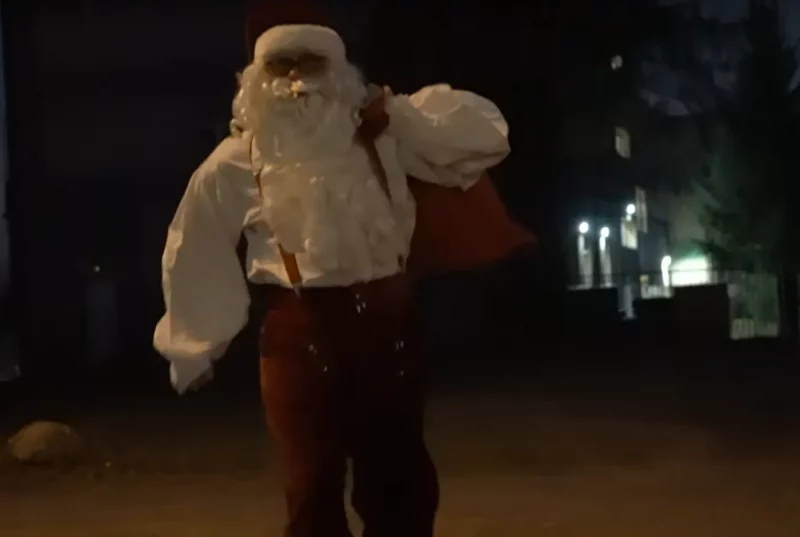 Александр Енджеевский в образе Санта Клауса