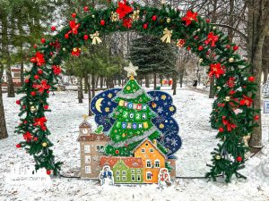 алея дызайнерскіх ёлак у гродне