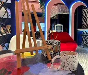 У цэнтры Гродна адкрыецца кавярня, спалучаная з арт-студыяй: будуць ноткі сюрэалізму, віно і творчасць кафе Вкус искусства в Гродно