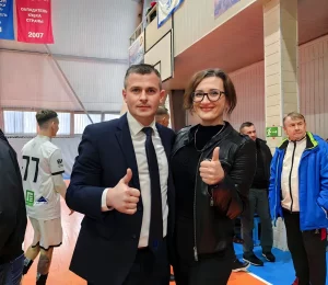 Гродзенка, якую судзілі за БЧБ-штаны, паклікала на выбары і сфатаграфавалася з Дудко Любоў Сарлай