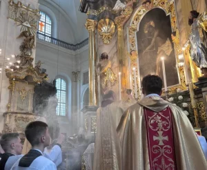 Адноўлены алтар у Фарным касцёле ў Гродне. Фота: Максіміліян Пік, прэс-служба Гродзенскай дыяцэзіі