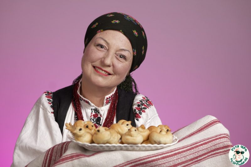 Жаваранкі: Пячом традыцыйныя булачкі і клічам вясну Ірына Новік і булачкі - жаваранкі