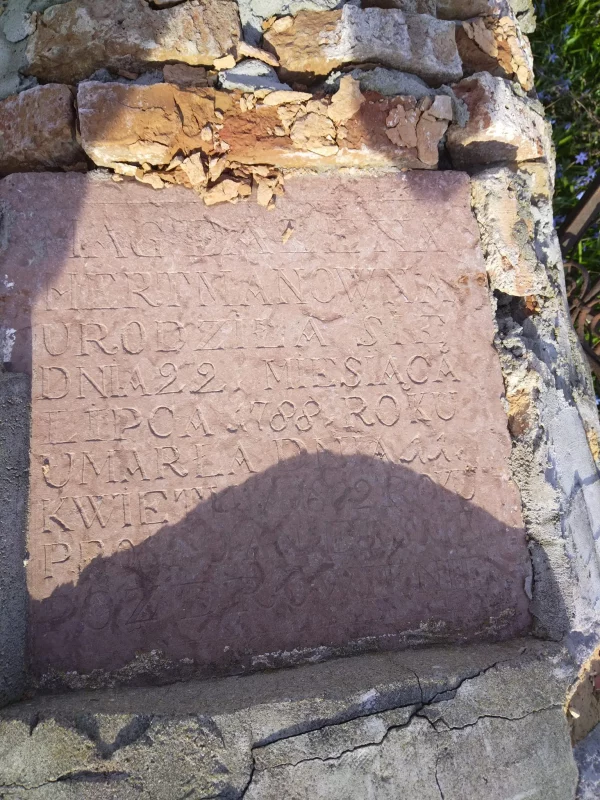 Паваленая магіла 1802 года на гродзенскіх могілках