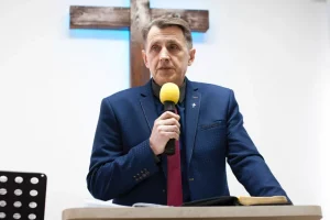 "Высокая небяспека для грамадства". У Іўі за падпіскі аштрафавалі пастыра Юрый Гардзей.