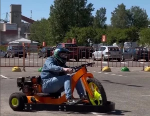 Пракат дрыфт-трайкаў каля ГЦ OldCity у Гродне