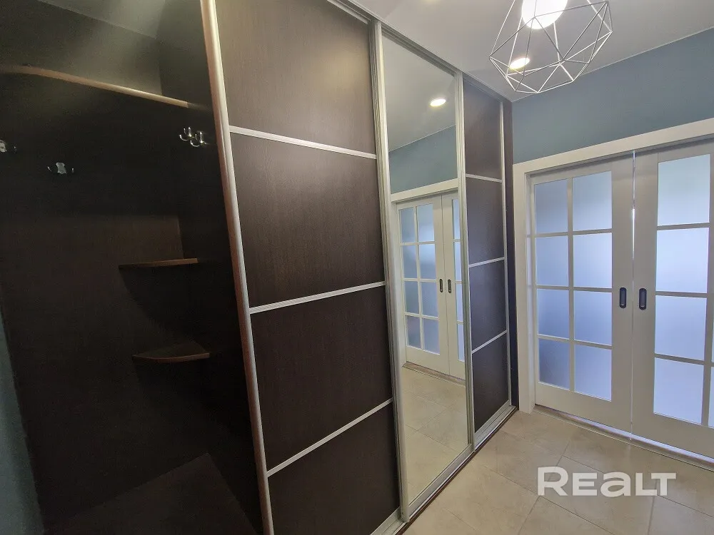 Прыхожая ў двушцы на Ліможа