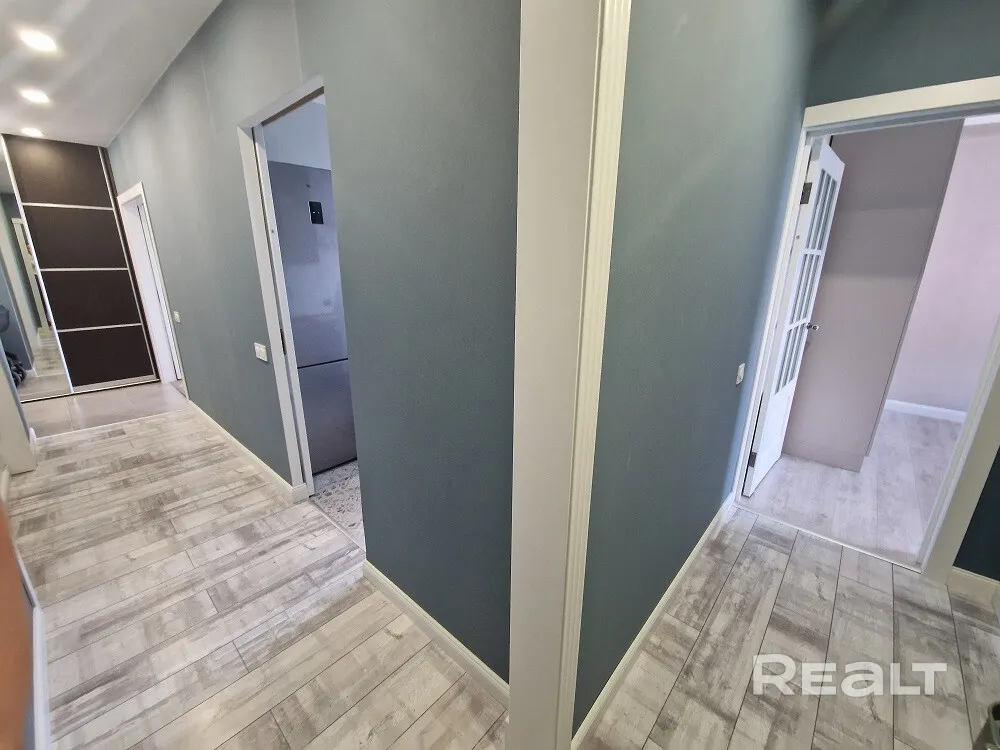 Прыхожая ў двушцы на Ліможа