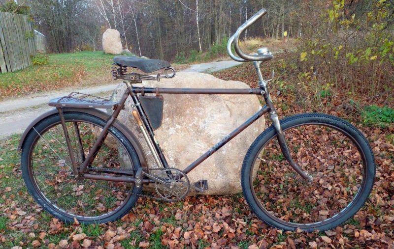 "Такіх у Беларусі не больш за 15". Як майстар аднавіў стогадовы ровар Niemen, каб захаваць гродзенскую гісторыю Адрэстаўраваны ровар Niemen. Фота з уласнага архіва героя