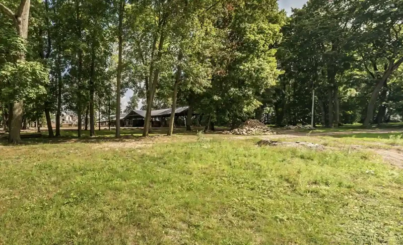 “Крепкая хозяйственная рука дотянулась до дела”. Как сейчас выглядит усадьба Подороск, которую забрали у владельца и передали отделу культуры?