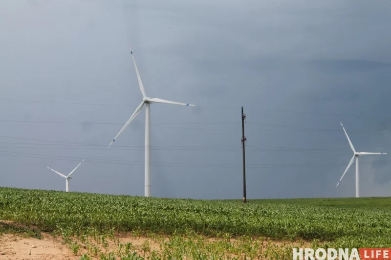 Каранік расказаў, чаму "зялёная" энергетыка ўжо не ў прыярытэтах на Гродзеншчыне Ветракі пад Навагрудкам - прыклад зялёнай энергетыкі ў Беларусі