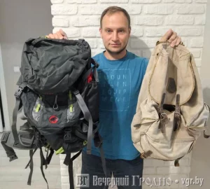 Гродзенец хоча адкрыць музей спартыўнага турызму. Што будзе ў экспазіцыі? Кірыл Мішын дэманструе сваю калекцыю. Фота: "Вячэрні Гродна"