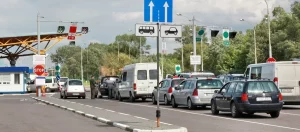 Чарга ў зоне чакання на мяжы ў Брэсце можна адсочваць праз бот. Яго прыдумаў школнік з Гродна