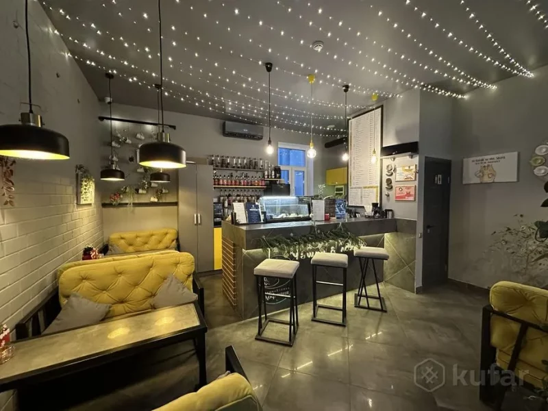 У цэнтры Гродна прадаюць атмасферную кавярню – у камплекце ідзе кавамашына за $18 000 Кавярня "Чашки&ложки". Фота: "Куфар"
